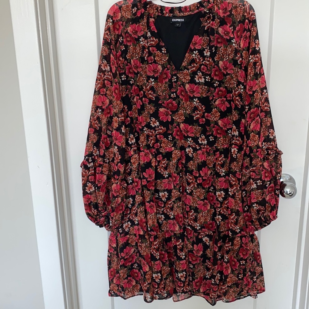 Floral tiered trapeze dress New brand but without tags from Express